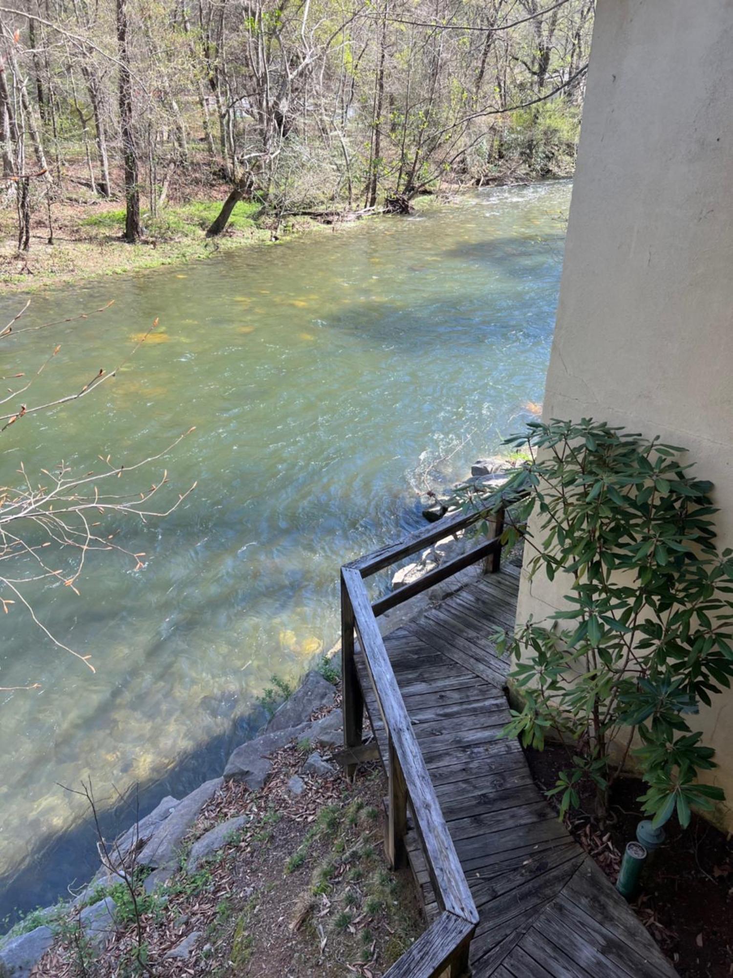 Newfound Lodge On The River Cherokee Exterior photo